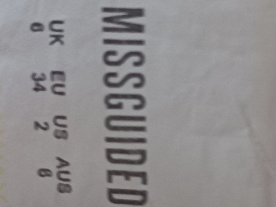 Śliczna sukienka, podszewka, kwiatki Missguided