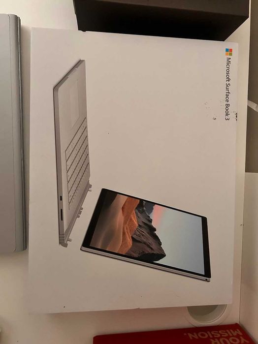 Microsoft Surface Book 3 – 15” | i7 / 32GB RAM / 256GB SSD