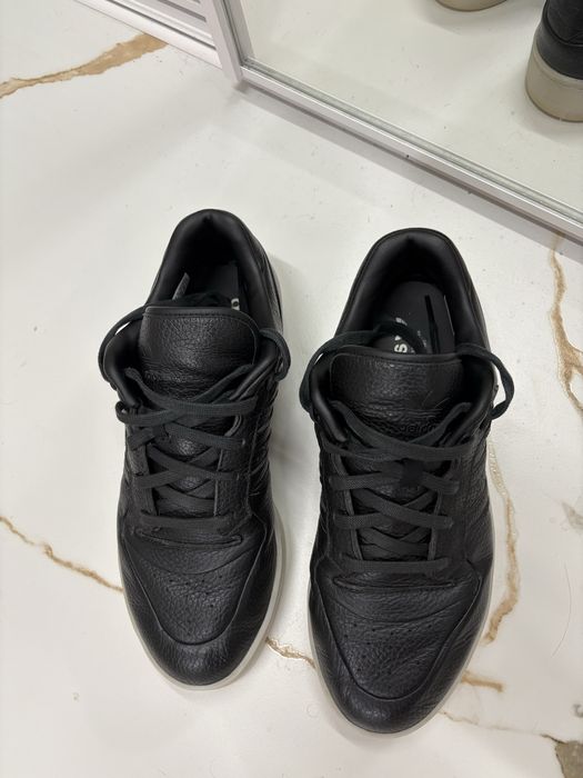 Кросівки Adidas rivalry lux low 10 UK оригінальні, в ідеалі.