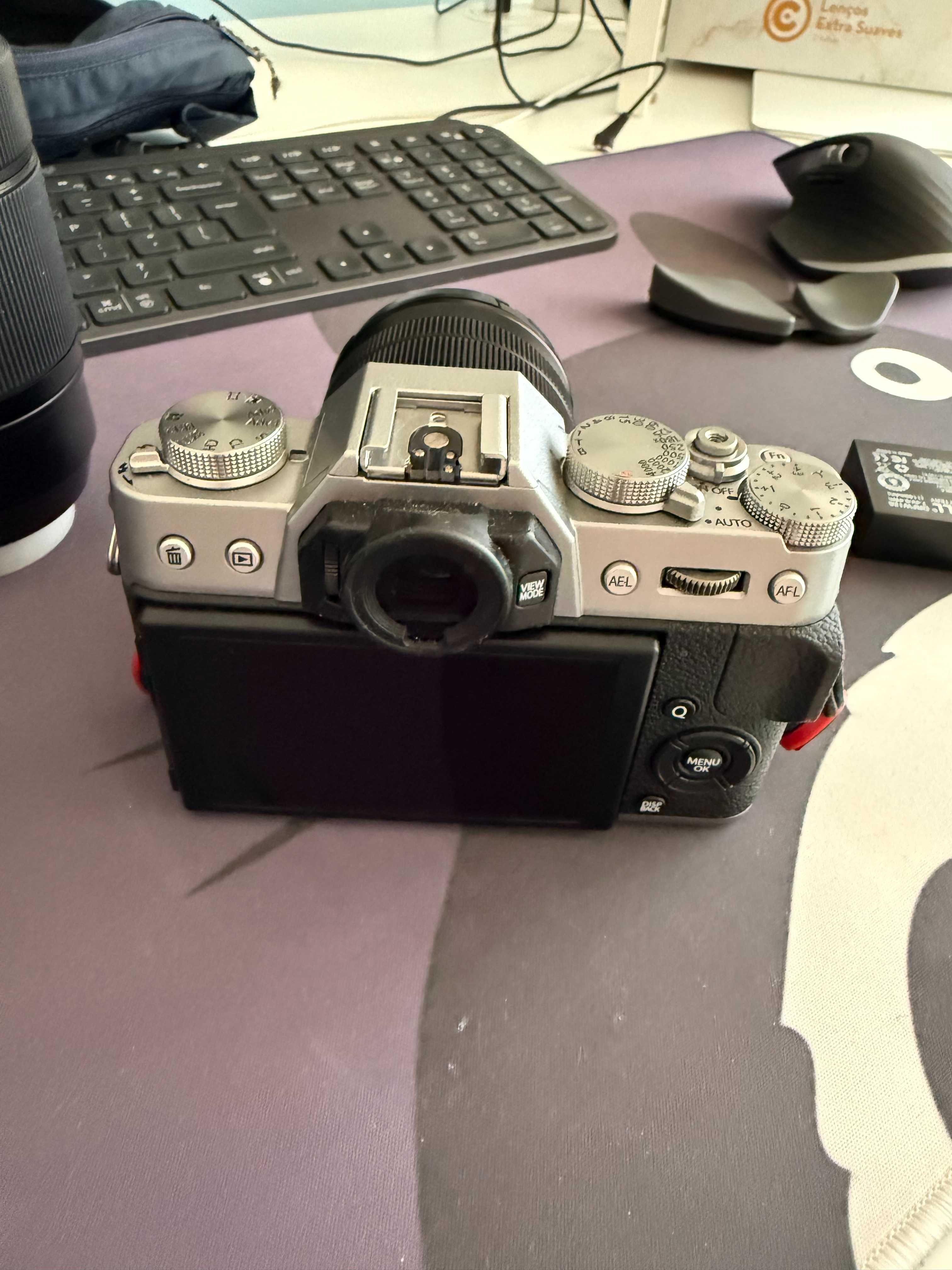 Máquina Fotográfica Fujifilm XT-20 + Extras - Pouco Usada