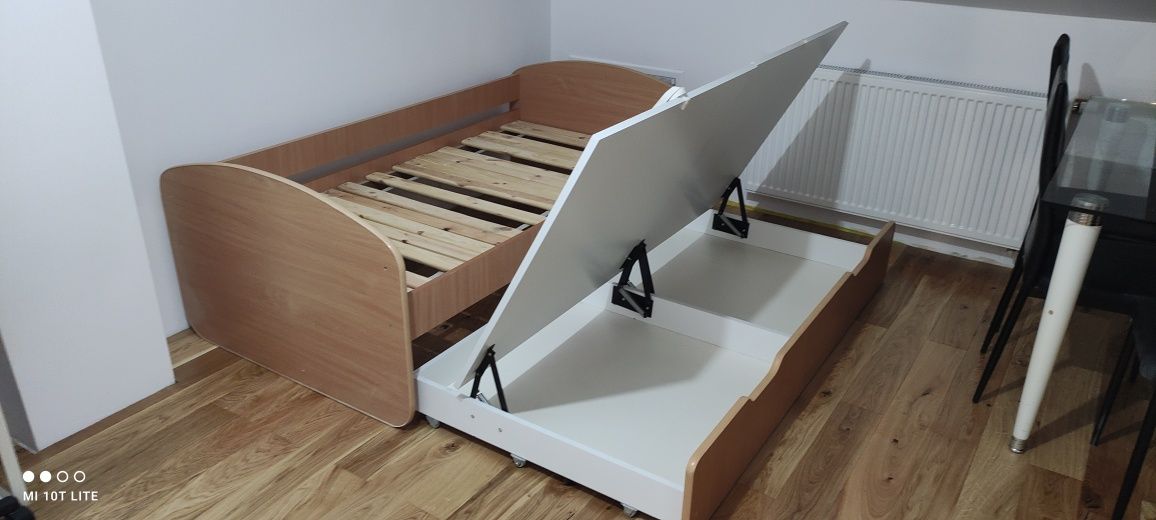 Łóżko dwuosobowe 180x90 + dwa materace