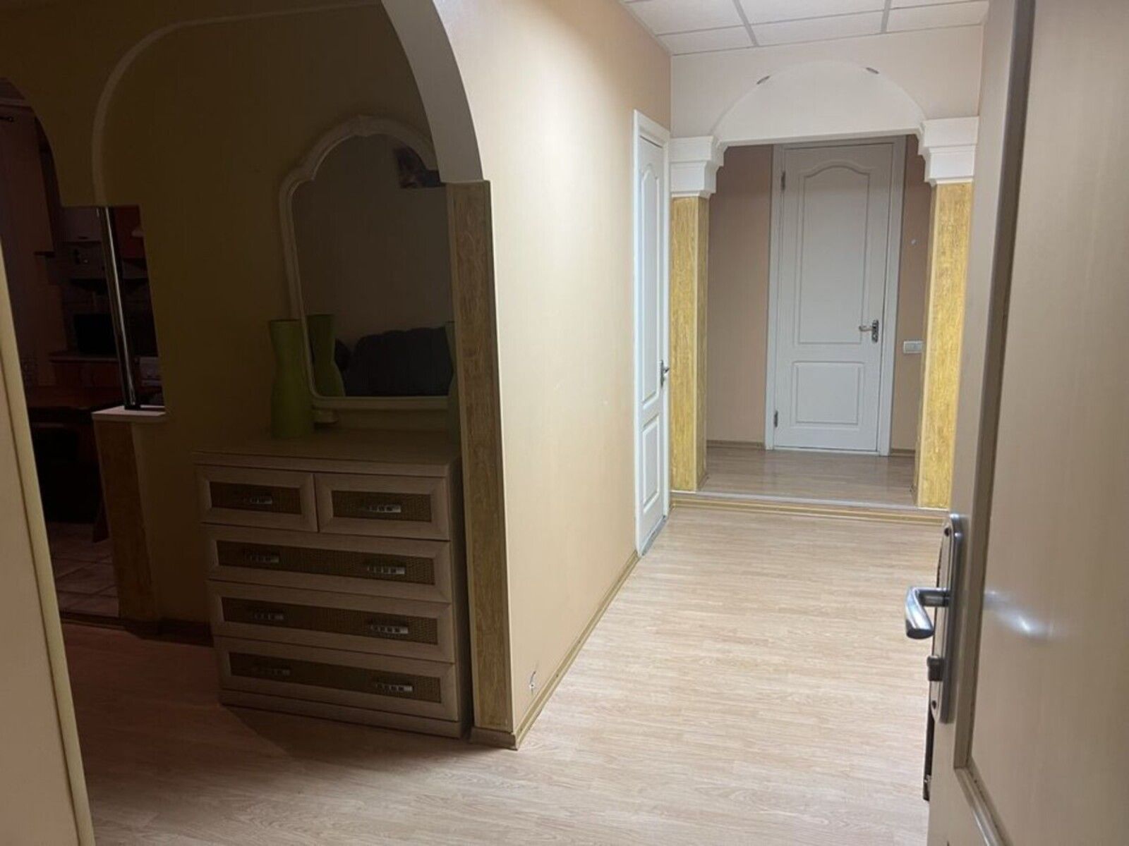 Продам 3-и к/к з меблями та технію на Волкова, р-н Кардіоцентру.