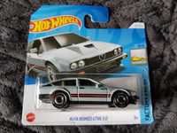 Hot Wheels Alfa Romeo GTV6 3.0 1:64 Factory Fresh