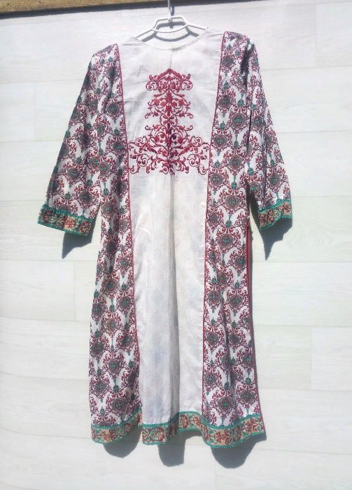 Платье туника вышиванка миди коттон белая разноцветная с вышивкой S М