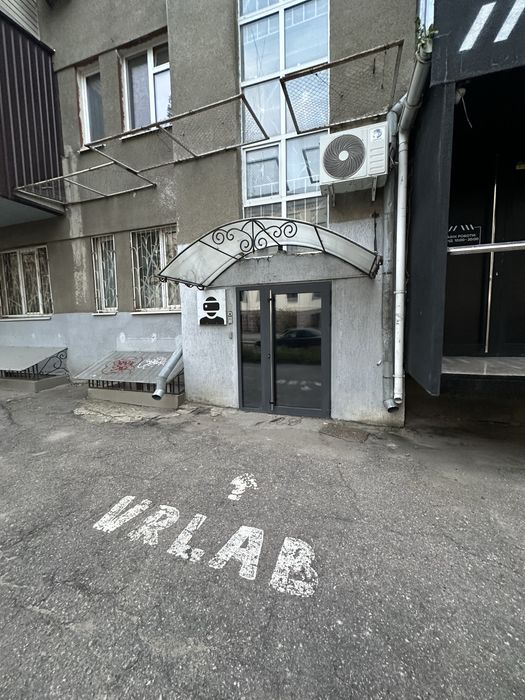 Сдам помещение цоколь метро Университет