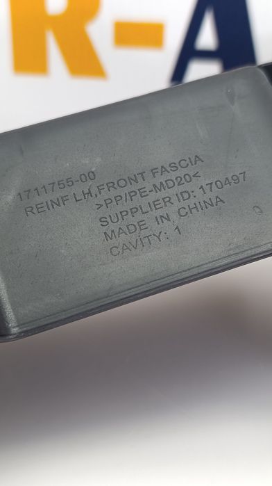 Кронштейн переднього бампера правий лівий Tesla Model 3 Highland