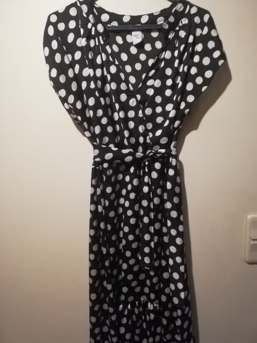 Vestido às bolas