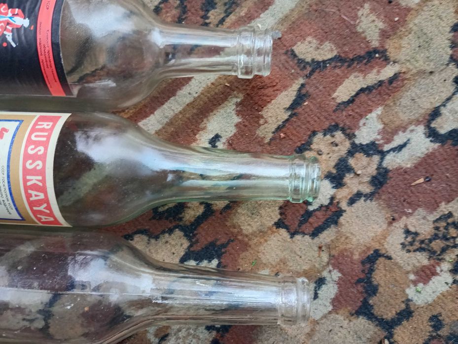 Пусті бутилки під водку СССР