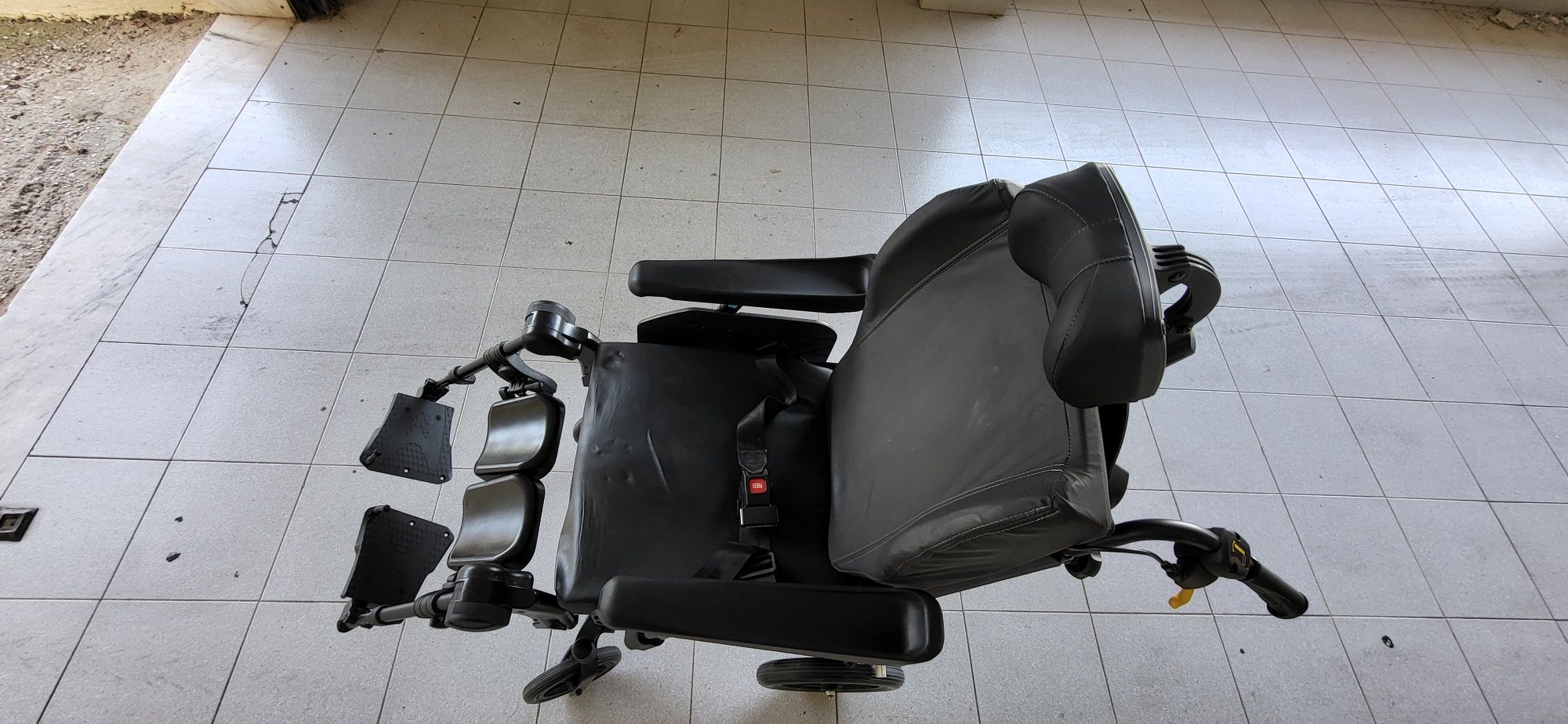 Cadeira de rodas Rea Clematis Pro Invacare extra conforto