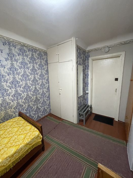 Кімната в гуртожитку на Східній