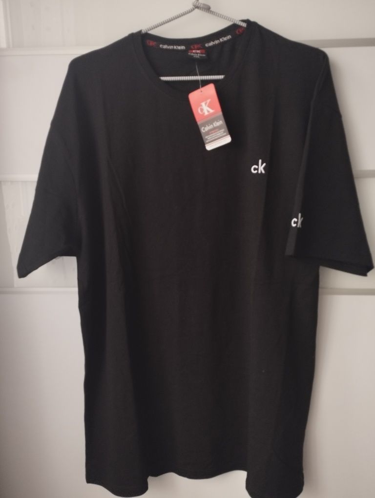T-shirt męski rozmiar 2XL.
