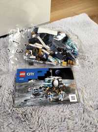 Zestaw LEGO CITY 60348 - Łazik Księżycowy