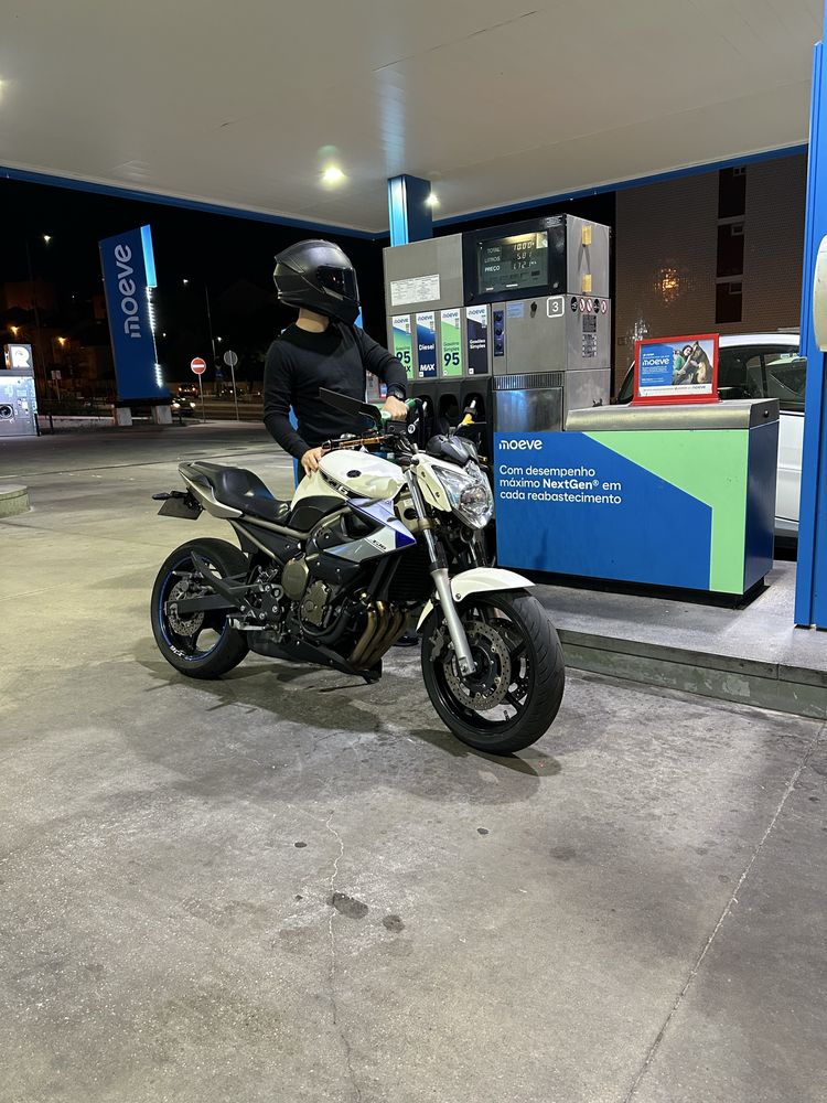 Yamaha XJ6 Naked 2013 – Apenas 29.000 km | 5500€ (inegociável)