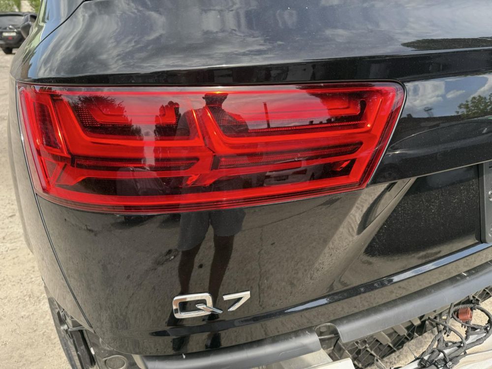 Задні фонарі Стопи Audi Q7 2015-2019, шторка задня, рейлінги на кришу