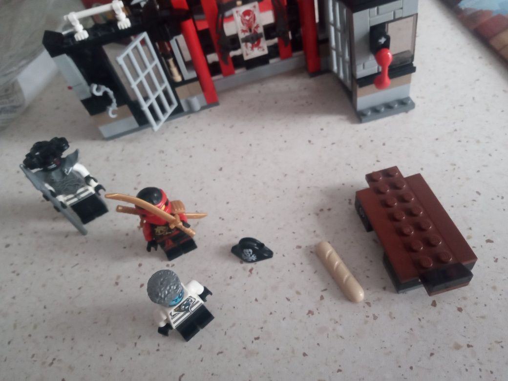 Klocki lego ninjago 70591 ucieczka z więzienia używane brak