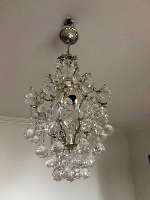 Современная люстра