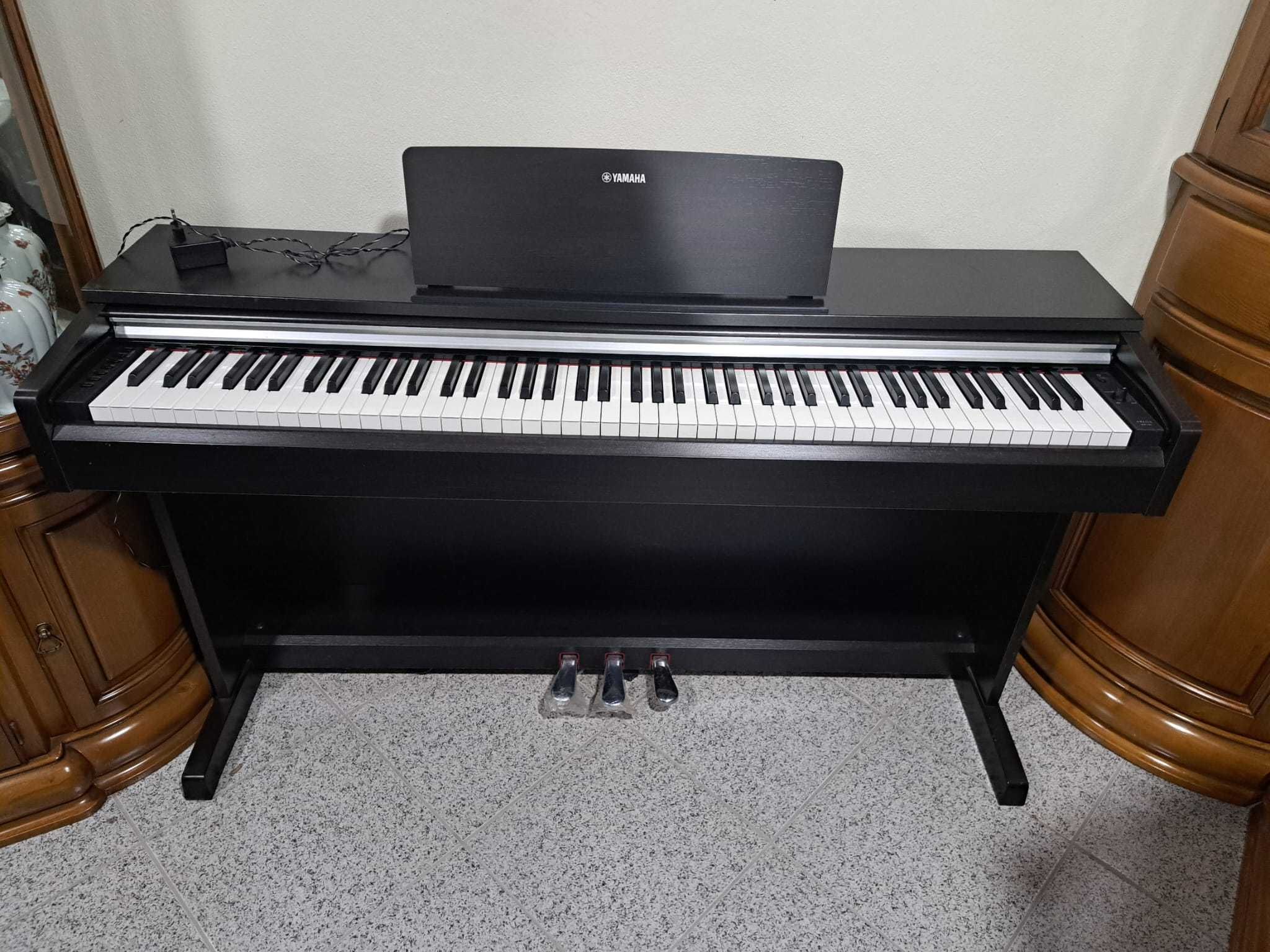 Yamaha YDP-142 Arius Piano
