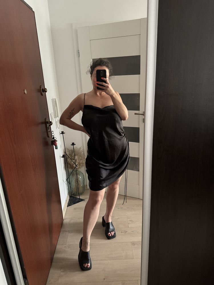 Sukienka mini midi àla satynowa satyna odkryte plecy wiązania oversize