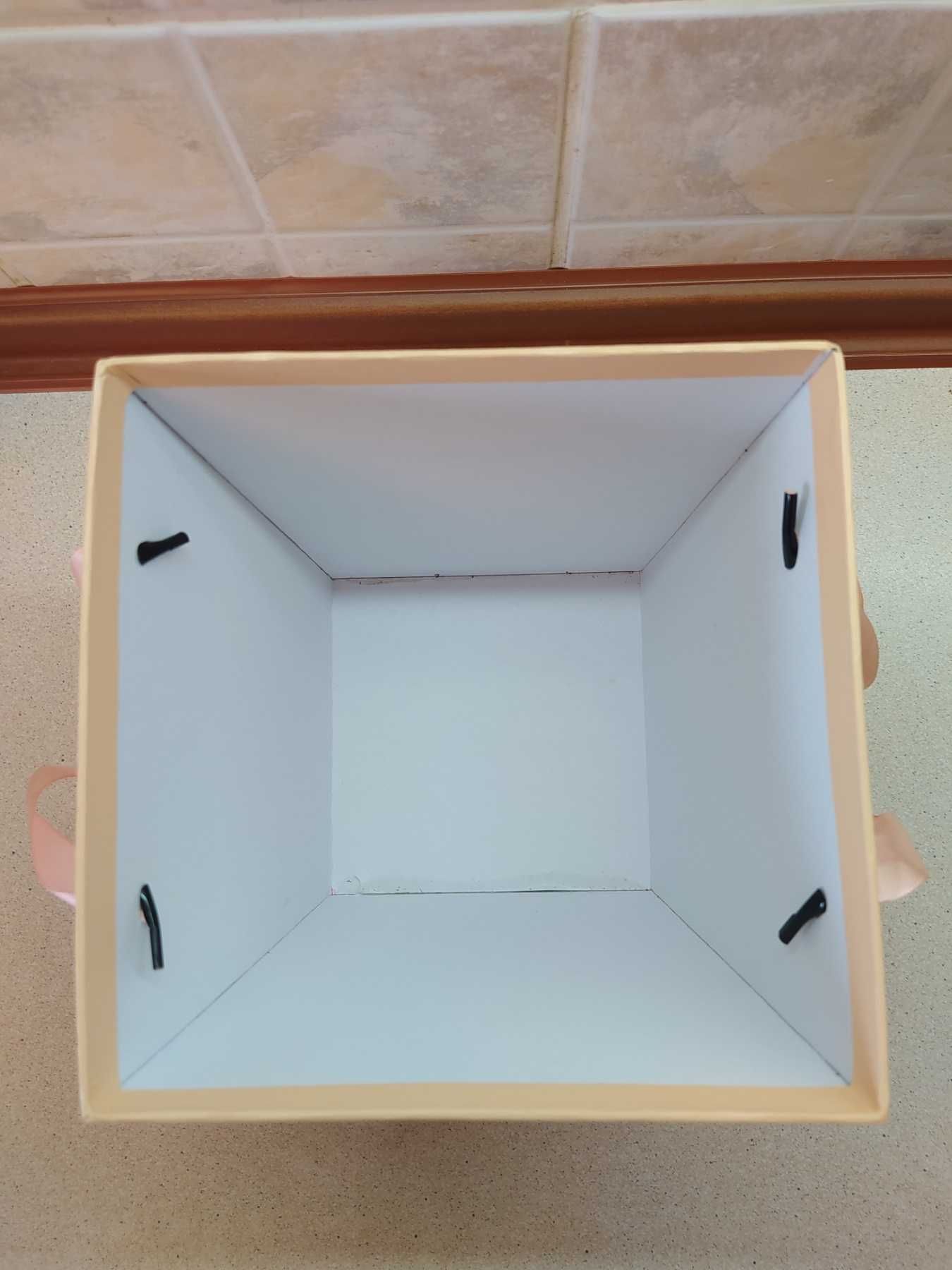 Подарункова коробка