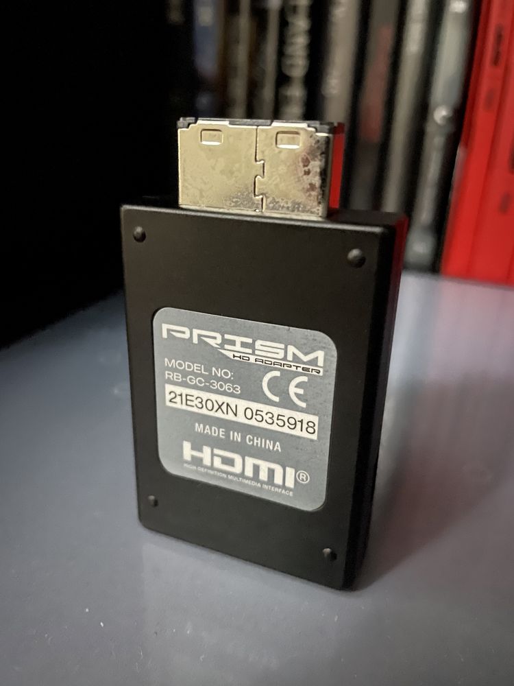 Gamecube com Retro-Bit Prism HD Adapter