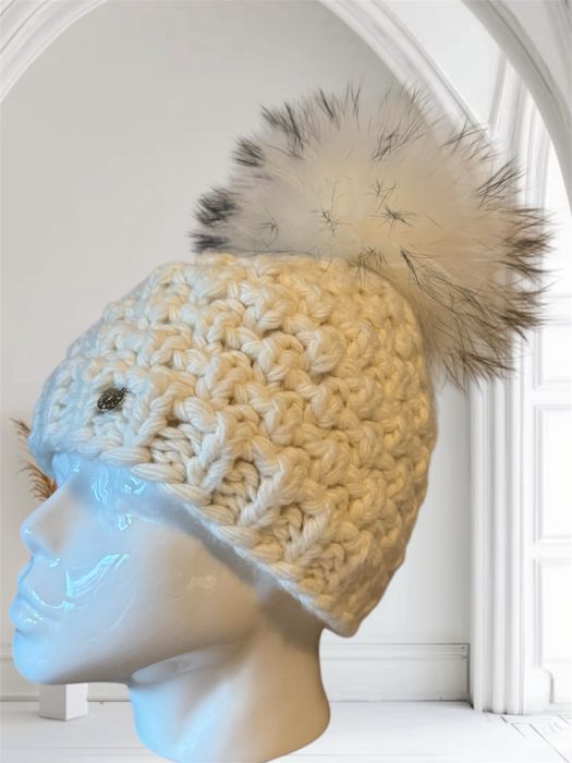NOWA Wełniana Czapka z Islandii z pomponem