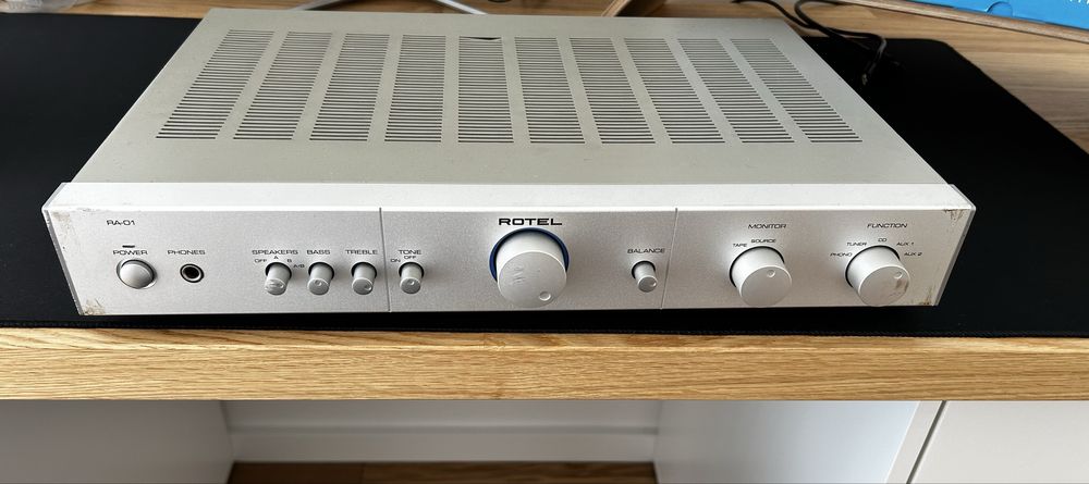 Amplificador Rotel