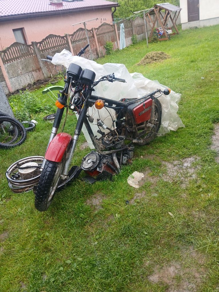 Продам 2 розібрані мотоцикли іж