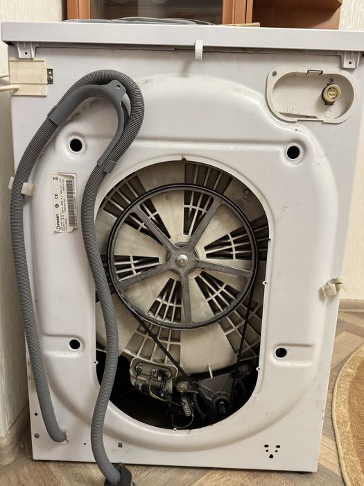 Пральна машина indesit WISL105