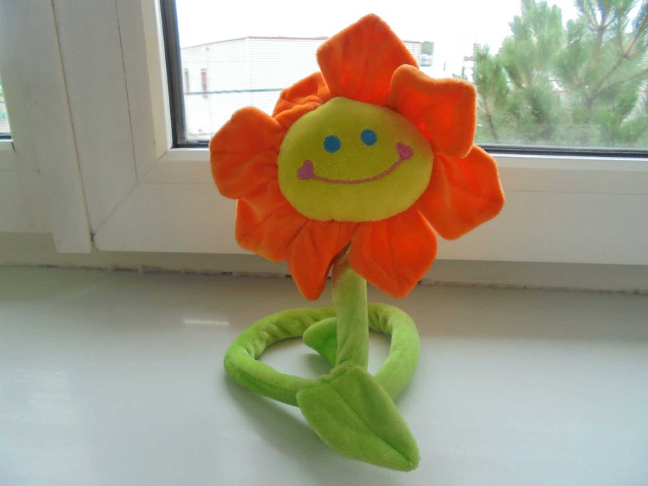 Kwiatek zawieszka do wózka łóżeczka  dziecka