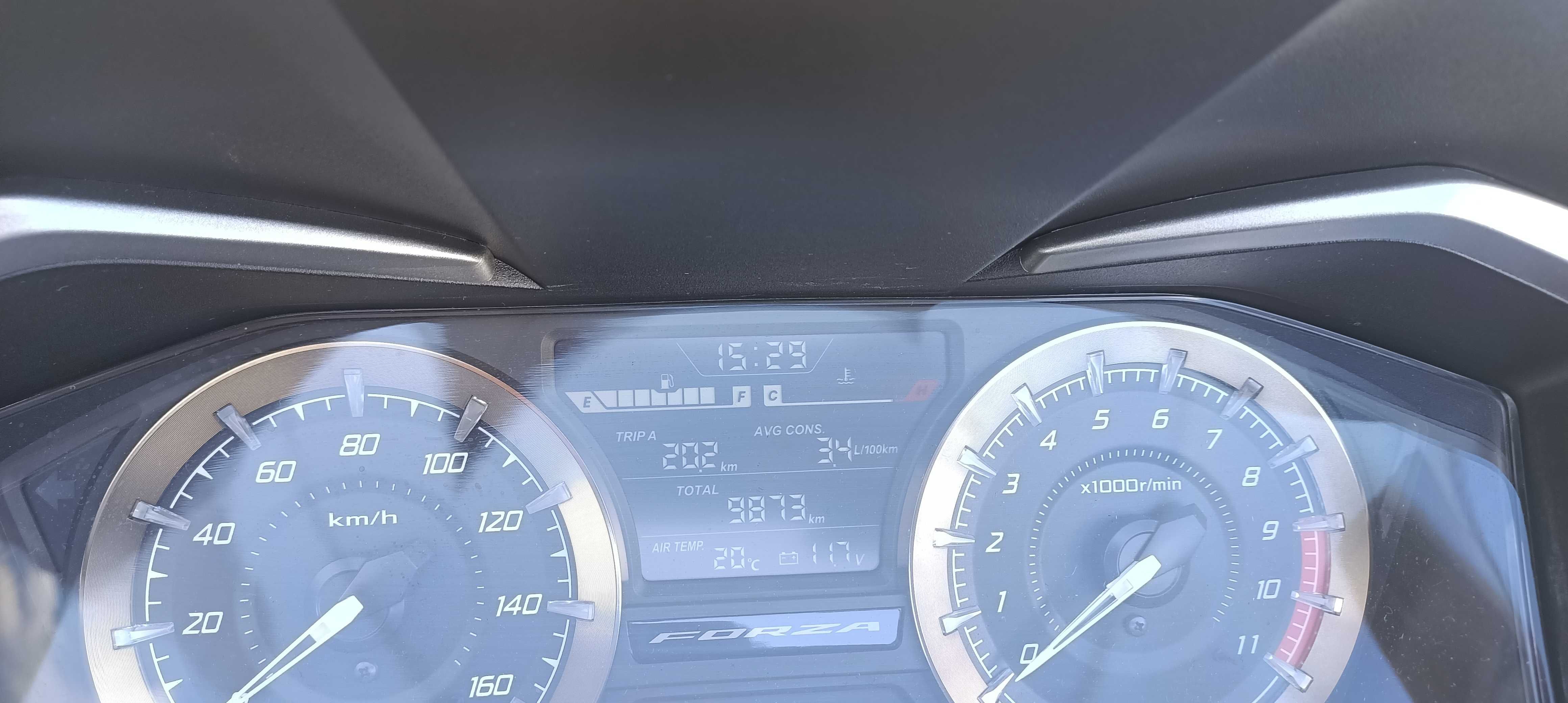 Honda forza 350  só 9800klm rigorosamente nova