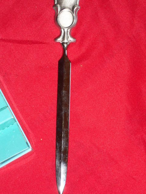 Abre cartas em estanho, novo em caixa