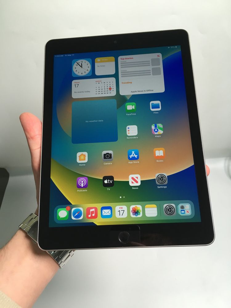 Планшет Apple iPad 6 32gb Wifi оригінал б/у