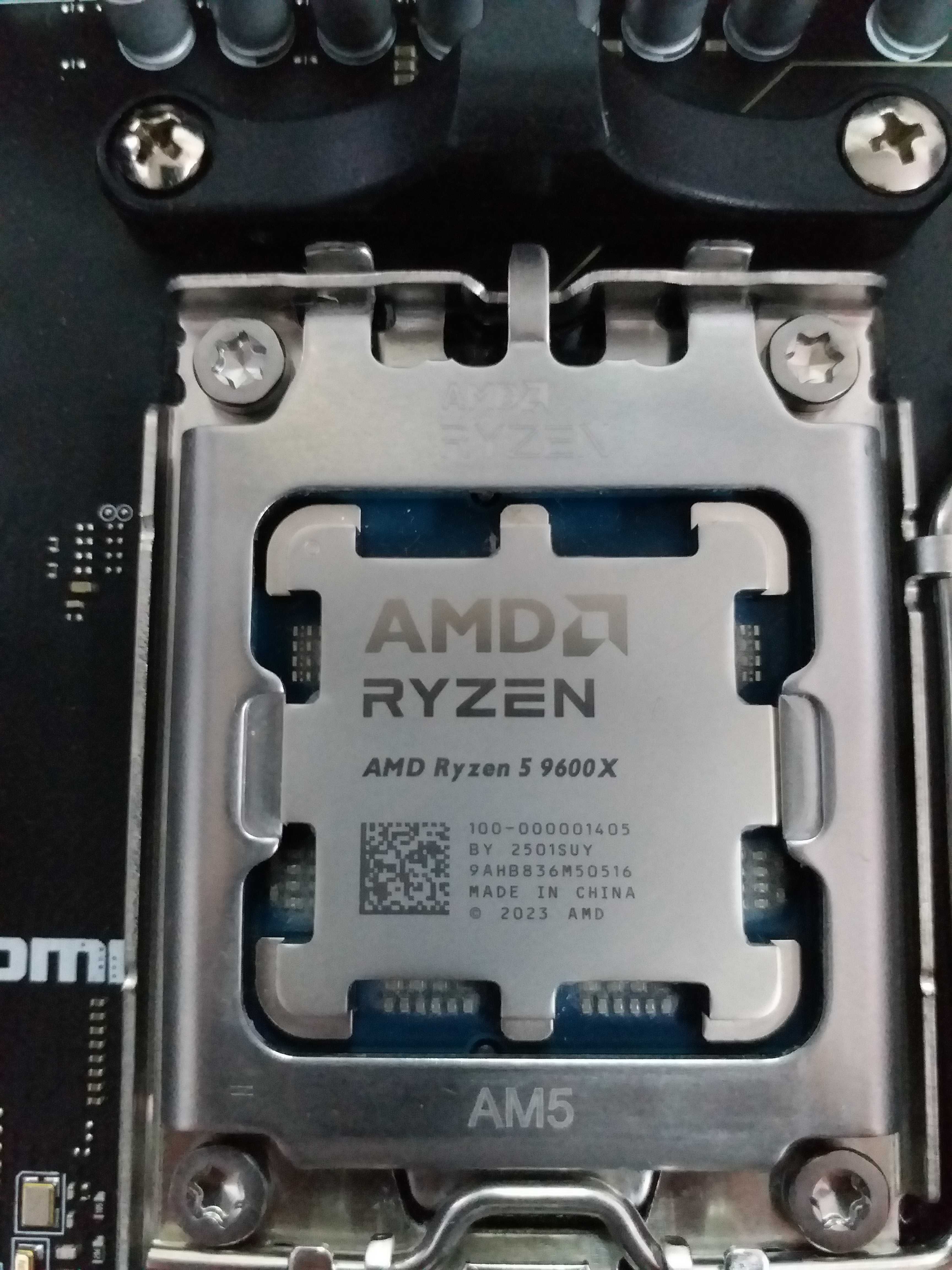 MSI B650 Tomahawk WіFі+AMD Ryzen 5 9600X+DDR5 32Gb (2x16Gb) 6000MHz