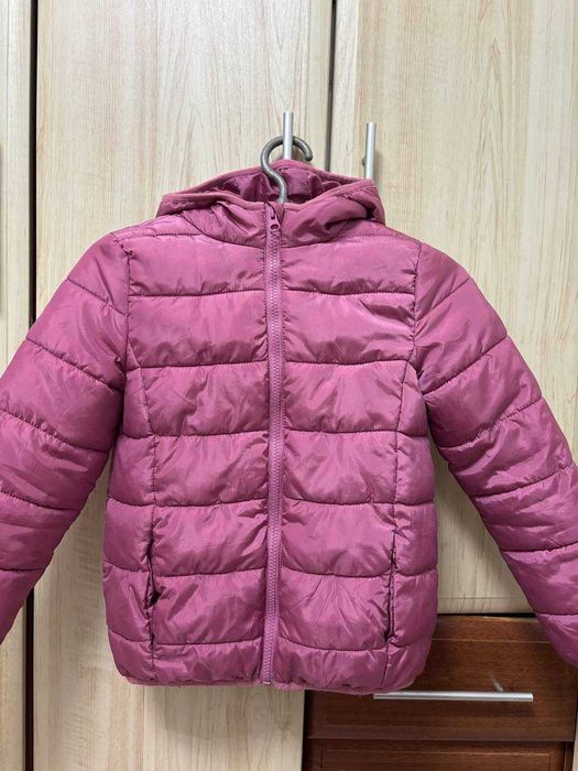 продам дитячу весняну курточку
