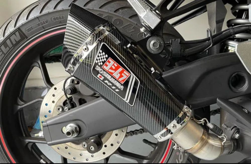 Выхлопная прямоток Akrapovic Yoshimura