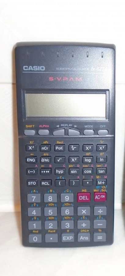 Máquina de Calculadora Cientifica (Casio)-Fx-82TL