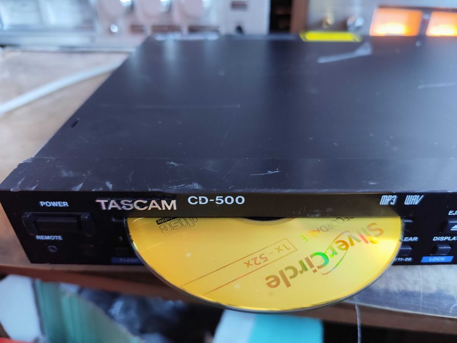 odtwarzacz Tascam CD-500