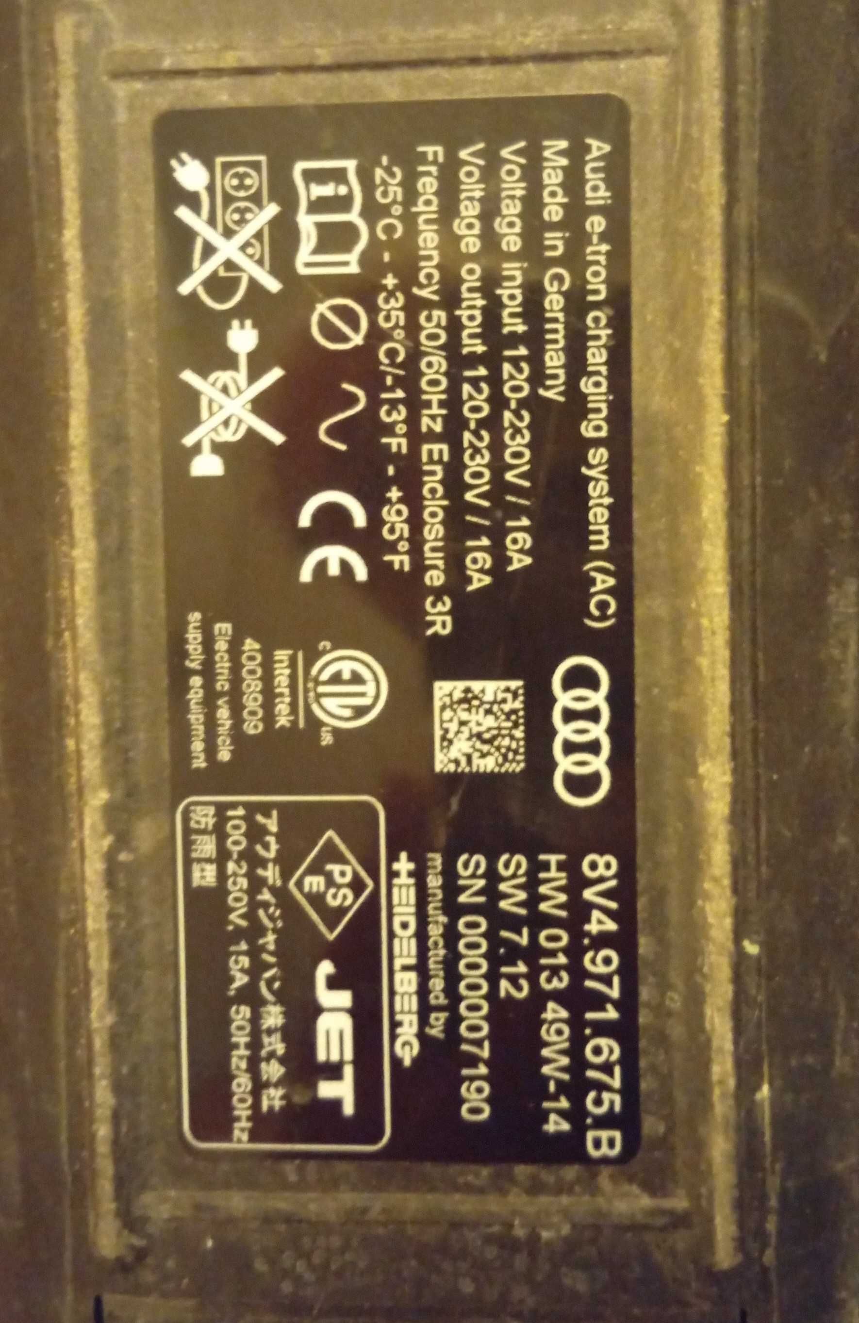 Vendo AUDI A3 ETRON hibrido plugin com 204 hp, de 2017 com 94000 km