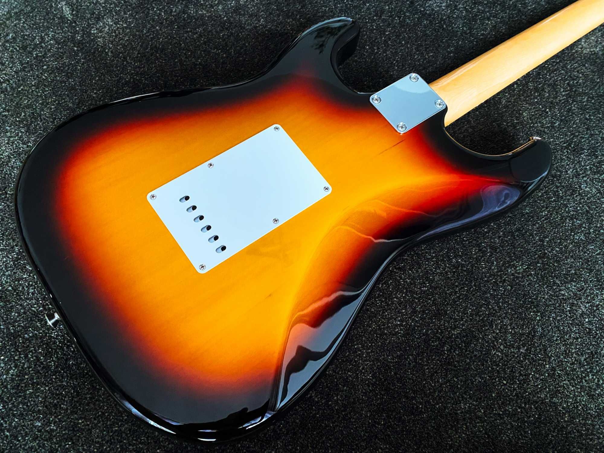 Fender Traditional '60s Stratocaster RW 3-Color Sunburst