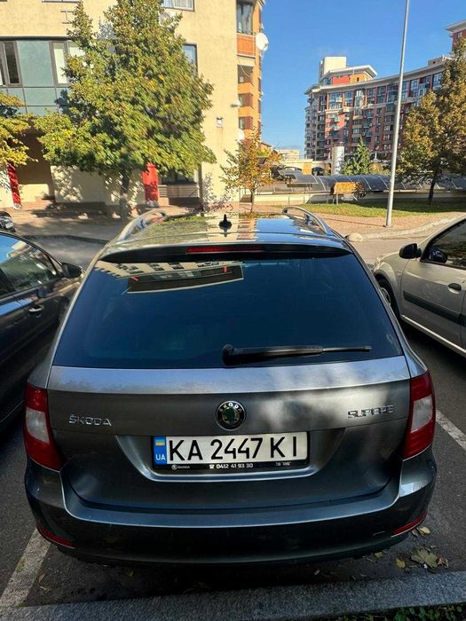 автомобиль Skoda Superb