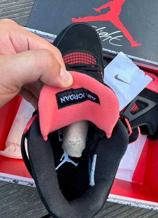 Jordan_4_Retro_Red_Thunder_R.40