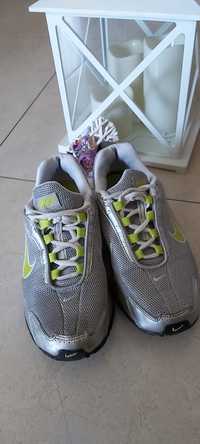 Buty srebrne Nike