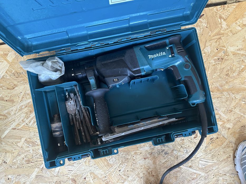 Młotowiertarka Makita HR 2610T Zestaw Dłuta