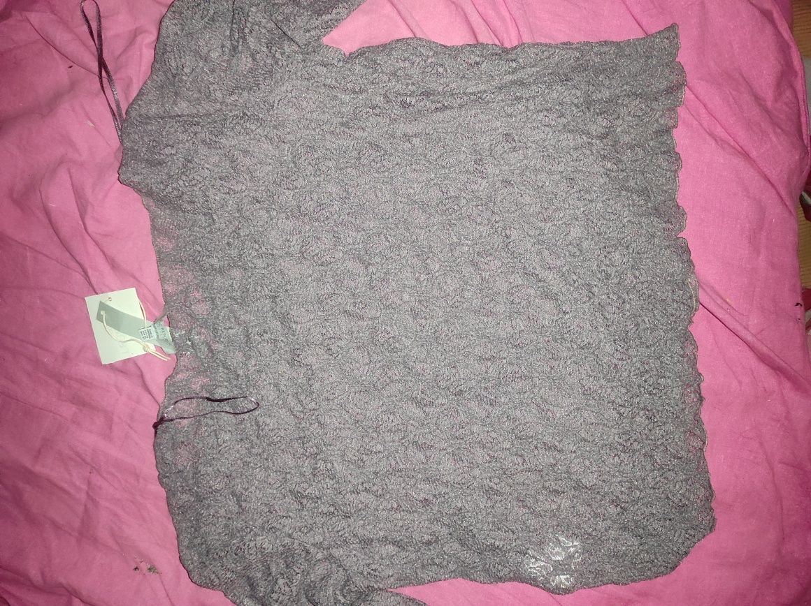 Blusa de renda nova