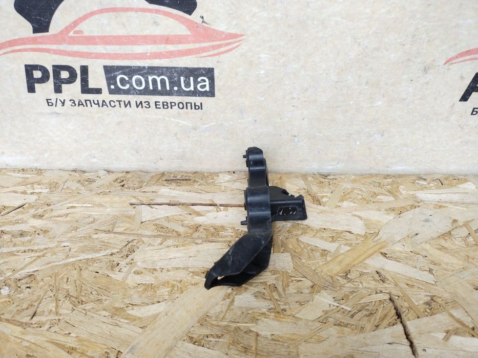 Ford Transit Connect II Mk2 12-18 Кронштейн бампера переднего правый