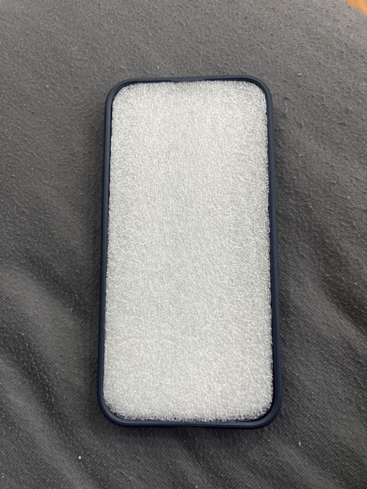 Etui do telefonu iphone 13