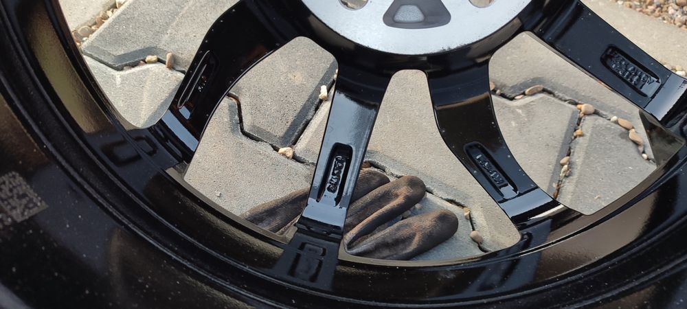 17 5X114,3 6.5J et50 Suzuki Vitara czarne felgi nowe