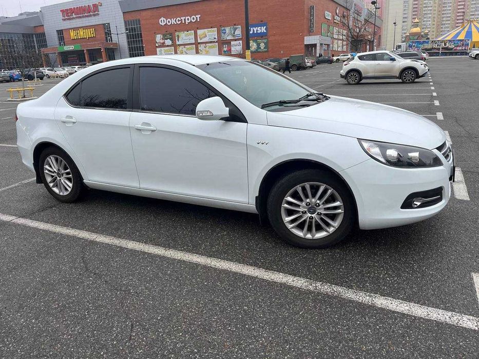 Продам авто в ідеальному стані з дуже малим пробігом