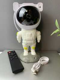 Великий космонавт-проектор, астронавт з пультом, 8 режимів проекції