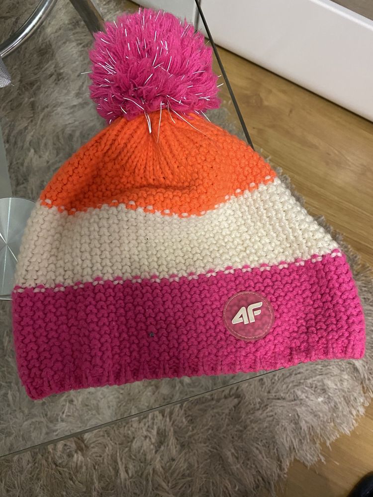 4 F czapka.Tanio!